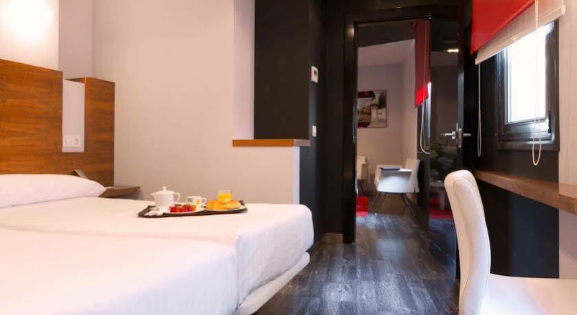 Exe Hotel El Magistral Oviedo Ngoại thất bức ảnh